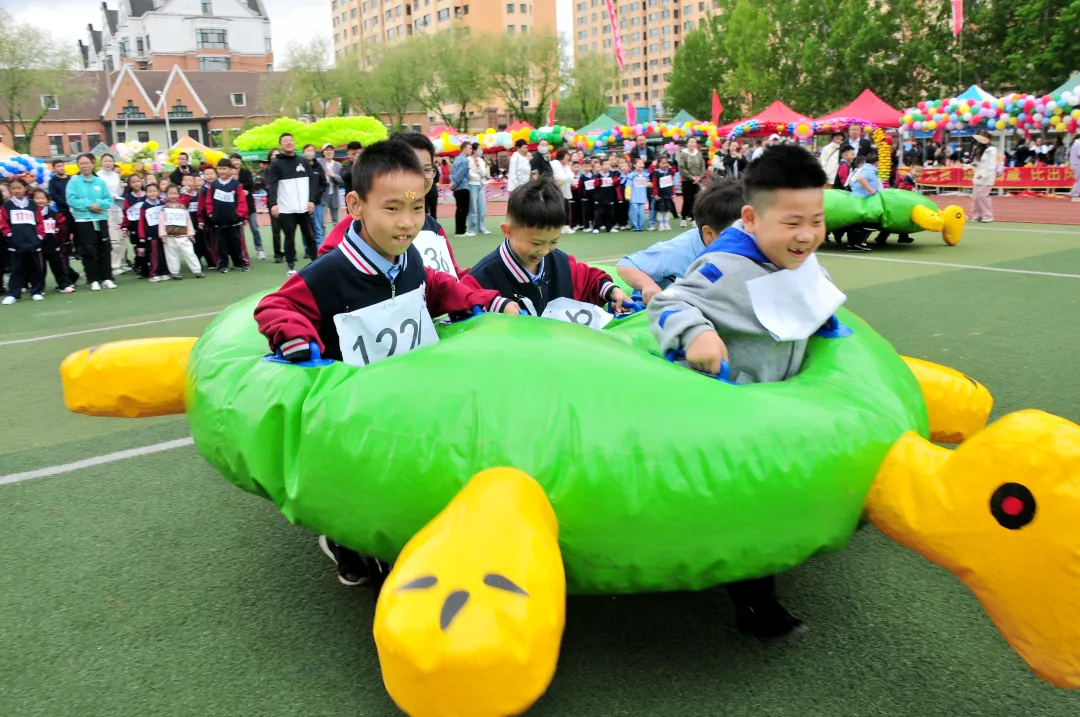 郊区第十五小学成功举行“爱行少年强体魄,奋勇争先铸梦想”体育运动会 第7张