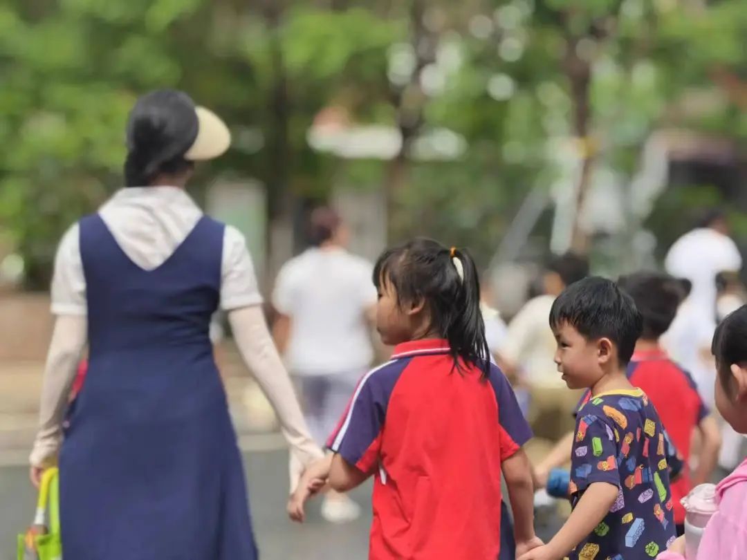 初探小学“幼”见成长——大沥佰星幼儿园走进盐步中心小学幼小衔接活动 第2张