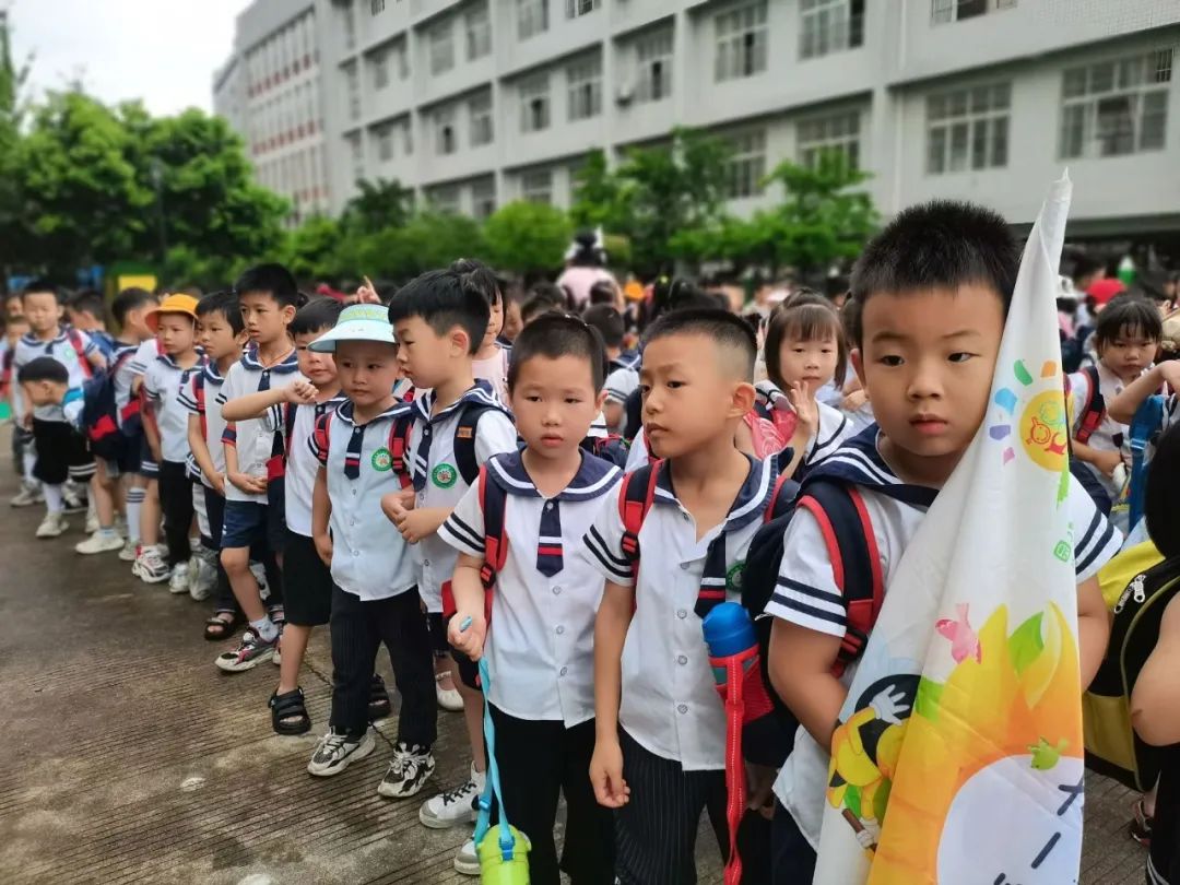 小学初体验,衔接助成长——龙南市龙洲小学幼小衔接之参观校园活动 第14张