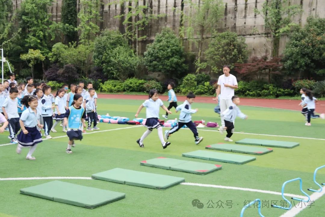 小学初体验 衔接零距离 ——遵义市红花岗区第八小学联合片区幼儿园开展幼小衔接活动 第1张