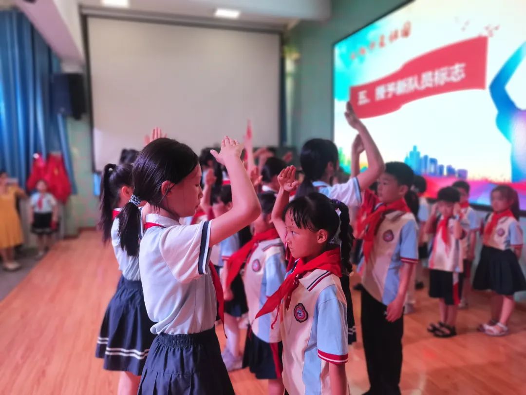 红领巾爱祖国——民建小学举行2024年少先队新队员入队仪式! 第62张