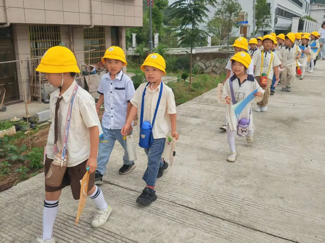 【时光长廊】 “趣”探小学, “幼”见成长 | 记泰顺县三魁镇第二幼儿园2023学年第二学期大班参观小学活动 第41张