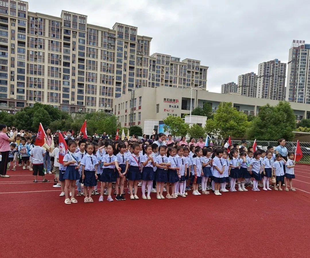 小学初体验,衔接助成长——龙南市龙洲小学幼小衔接之参观校园活动 第10张