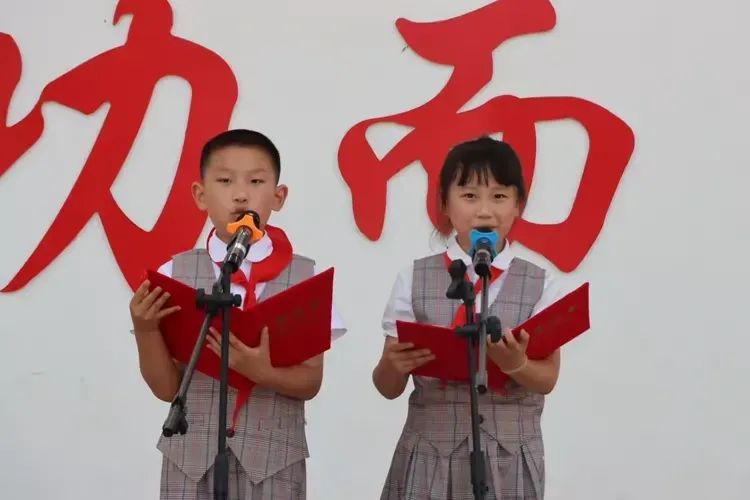 【少先队】高密市第三实验小学“红领巾爱祖国”2024年少先队分批入队仪式 第1张