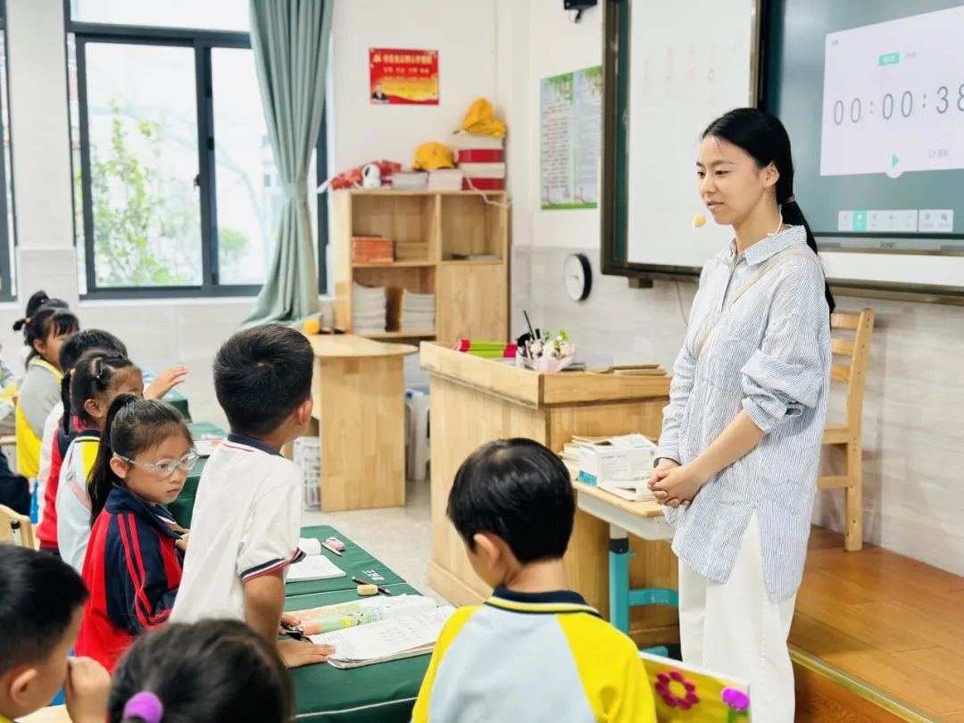 【活动专辑】赴小学之约 启探寻之旅——大班段参观小学活动报道 第22张