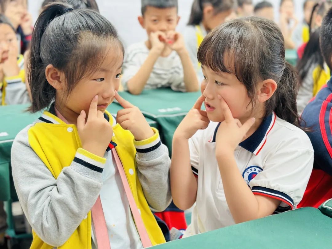 【活动专辑】赴小学之约 启探寻之旅——大班段参观小学活动报道 第28张