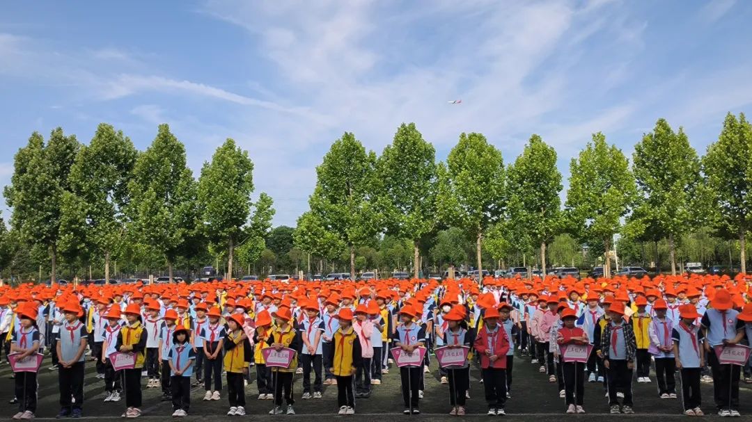 【凤凰岭小学  少先队】红领巾心向党,好少年爱祖国——凤凰岭街道中心小学开展“红领巾爱祖国”主题活动 第3张