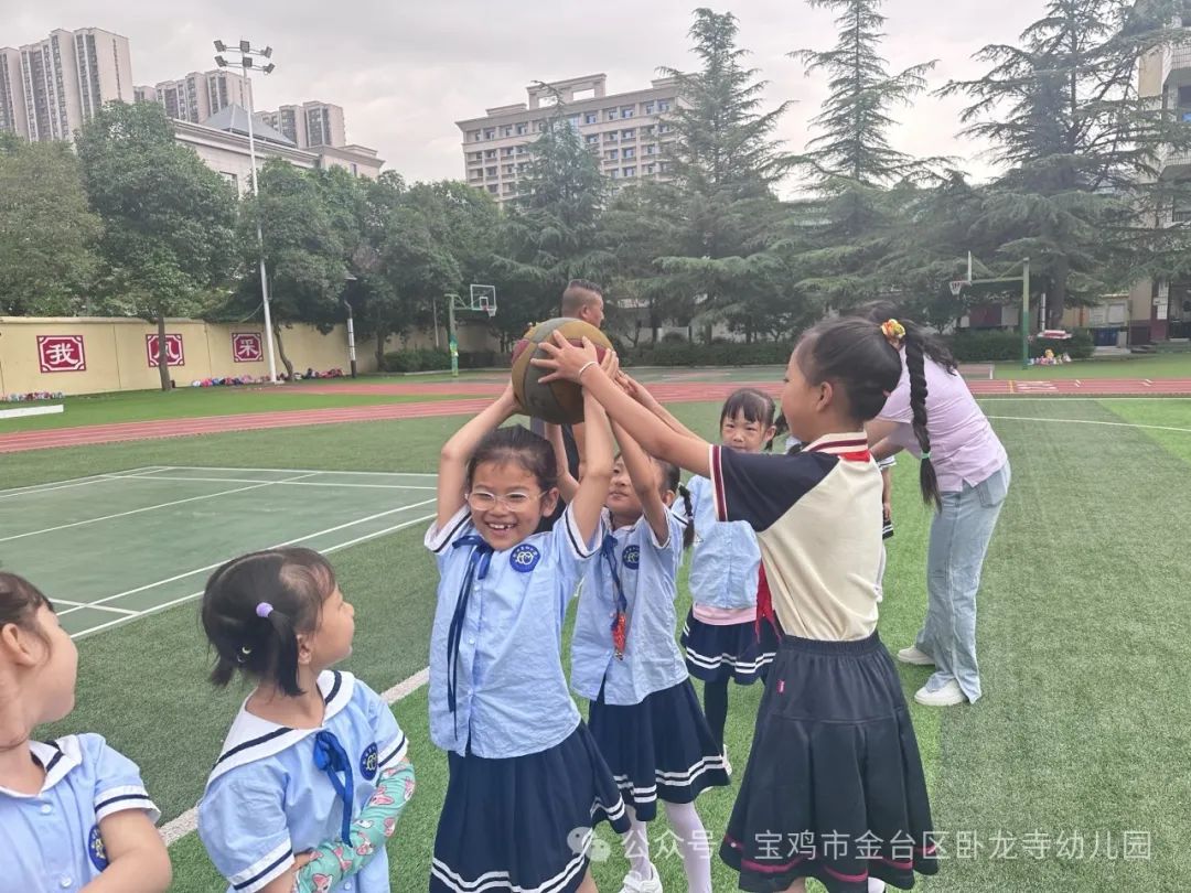 【卧幼~润·童心】温暖小学行  幸福初遇见——卧龙寺幼儿园开展幼小衔接活动之参观小学 第42张