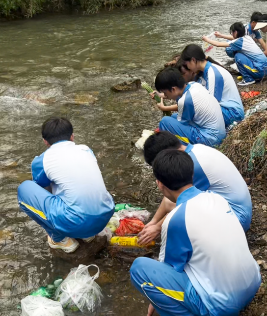 励志远足  筑梦中考——富宁县新华镇中心学校九年级远足拉练暨减压赋能活动 第15张