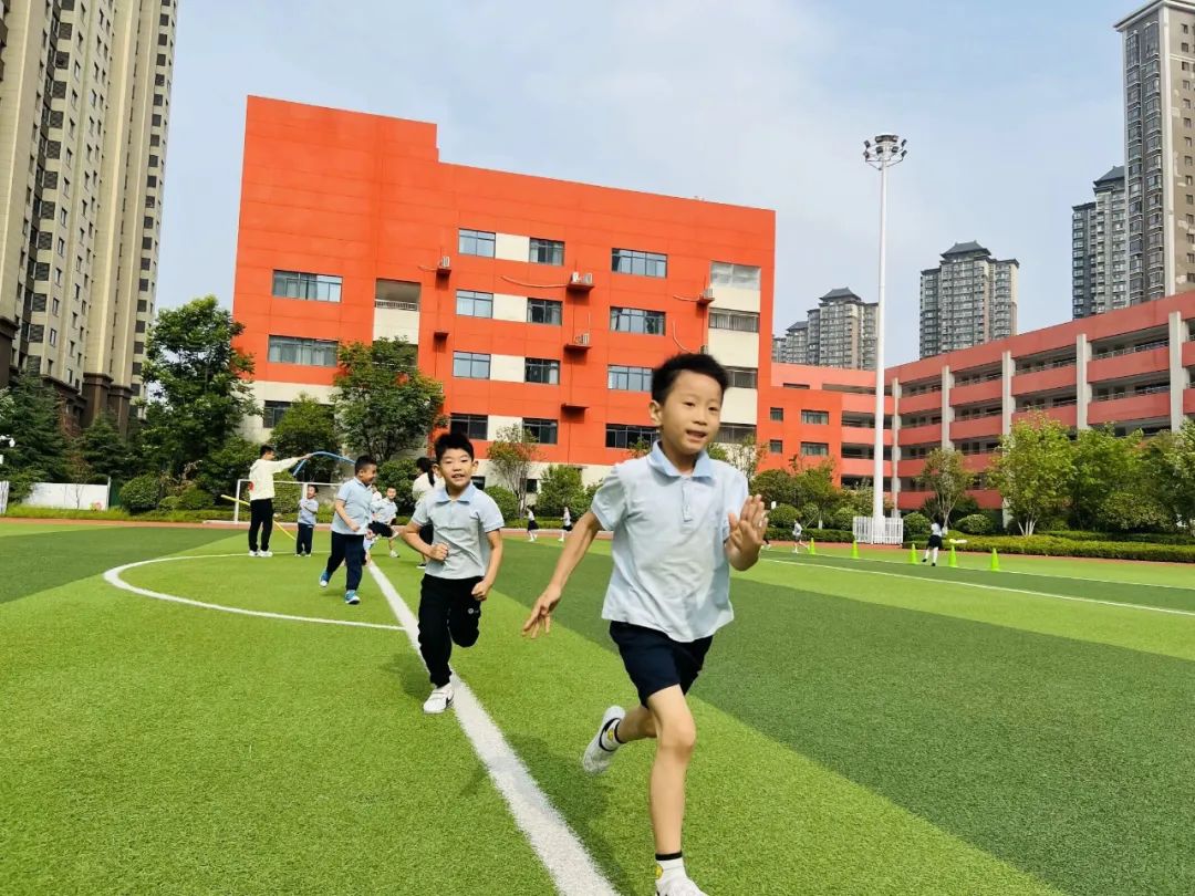 初探小学、礼遇成长--西安莲湖东尚观湖幼儿园大班参观小学实践活动 第22张