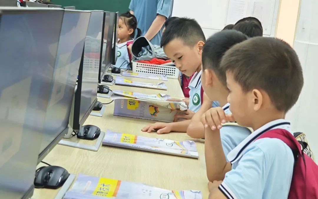 探秘小学  启程未来——乐东县第二幼儿园参观小学活动 第39张