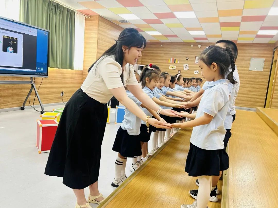 初探小学、礼遇成长--西安莲湖东尚观湖幼儿园大班参观小学实践活动 第15张