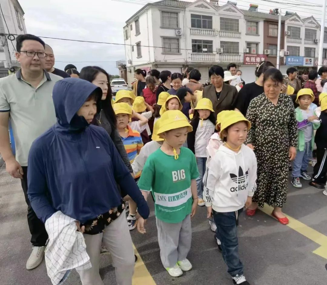 【四幼•保教】初探小学,“幼”见成长——射阳县四明镇实验幼儿园开展“走进小学”社会实践活动 第16张