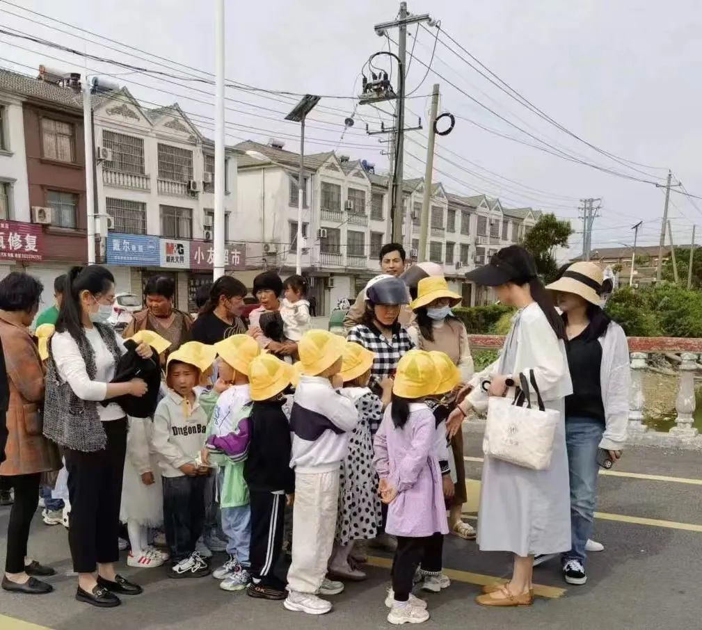 【四幼•保教】初探小学,“幼”见成长——射阳县四明镇实验幼儿园开展“走进小学”社会实践活动 第17张