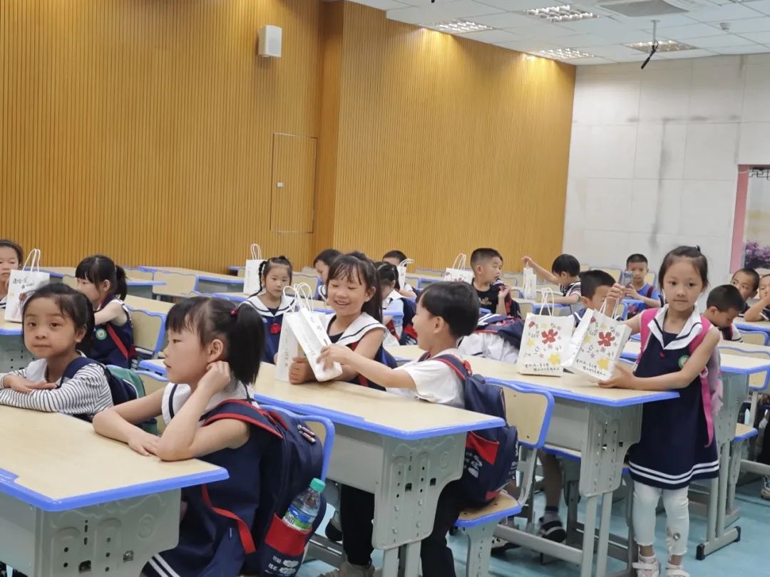 小学初体验,衔接助成长——龙南市龙洲小学幼小衔接之参观校园活动 第23张