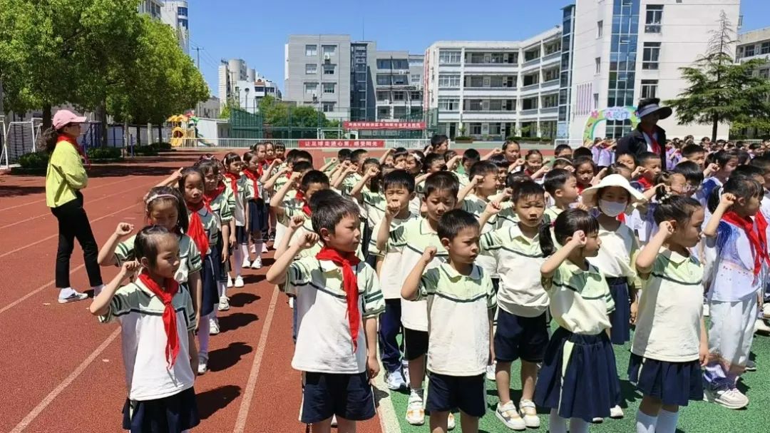 【通州小学】梦起通小,心致远方——通州小学举行2024年一年级新队员入队仪式 第29张