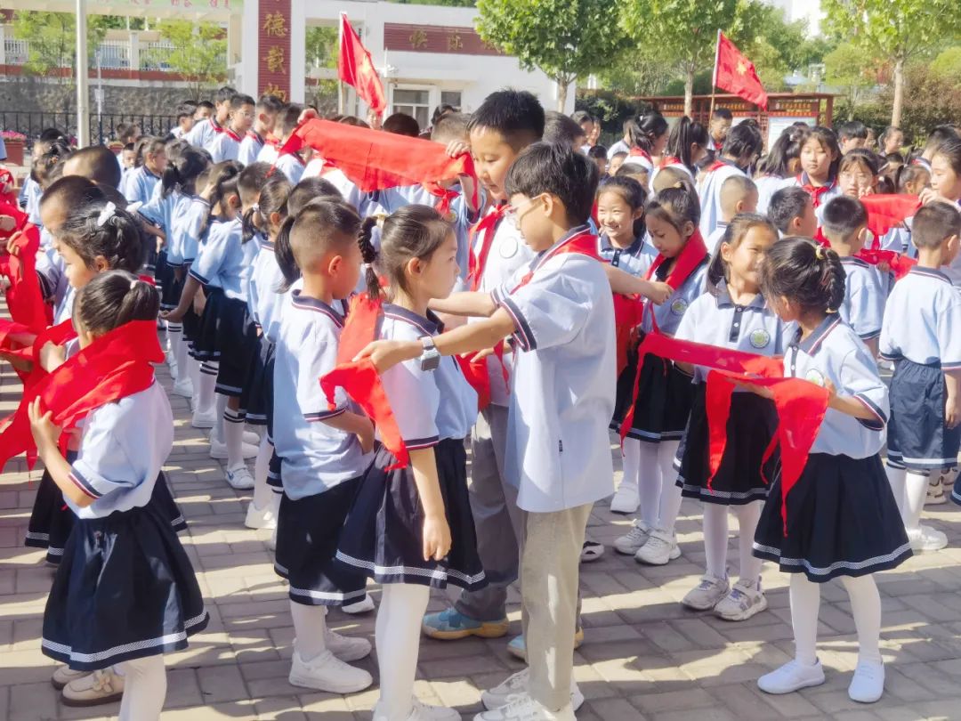 汇仟小学2024年“红领巾爱祖国”一年级新队员入队仪式 第53张