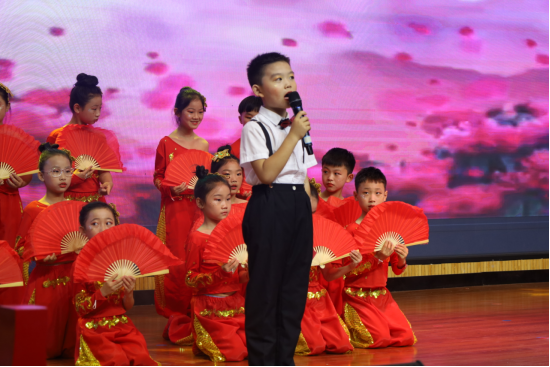 童心向祖国·强国好少年——睢阳区胜利小学庆“六一”文艺汇演(三年级篇) 第15张