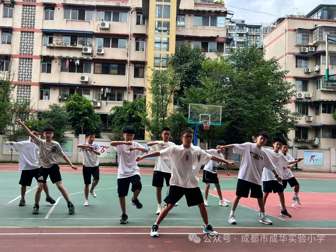 【知心德育】成华实验小学香木林校区国旗下中队活动 | 童心飞扬,快乐成长 第9张