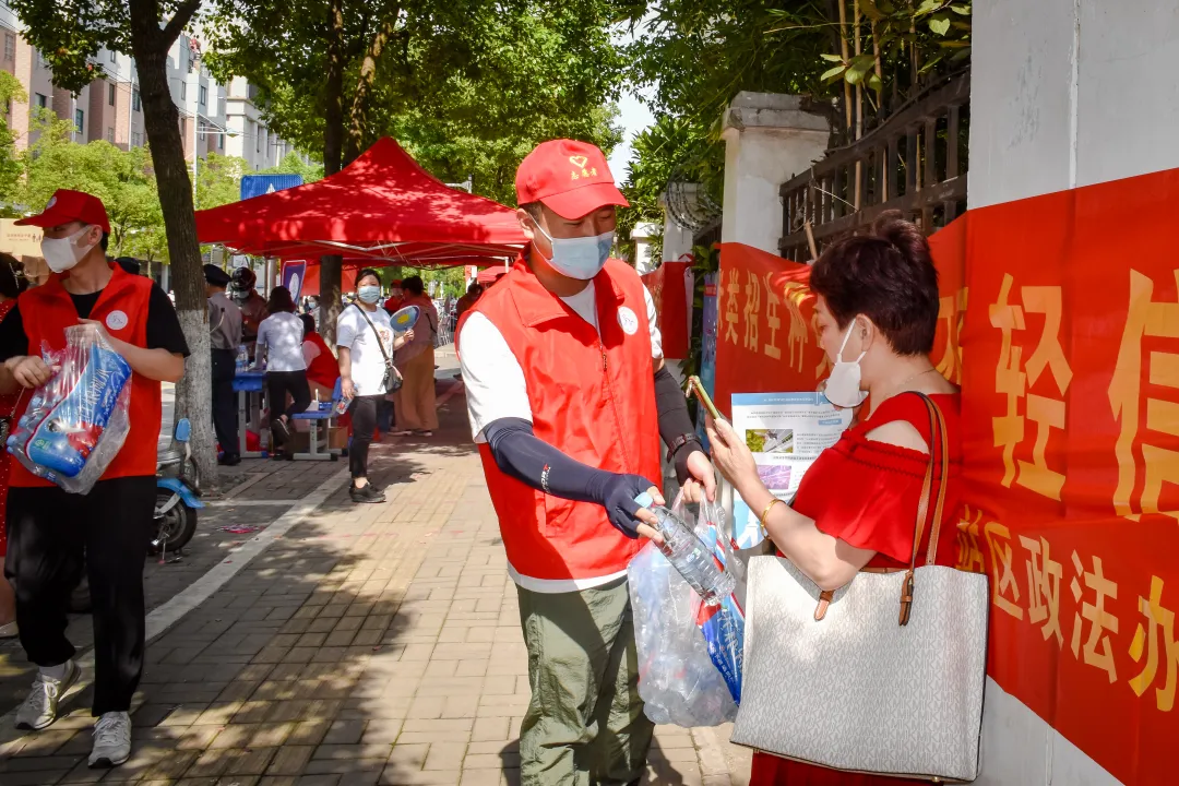 中高考期间,这样的车辆考生免费坐! 第10张