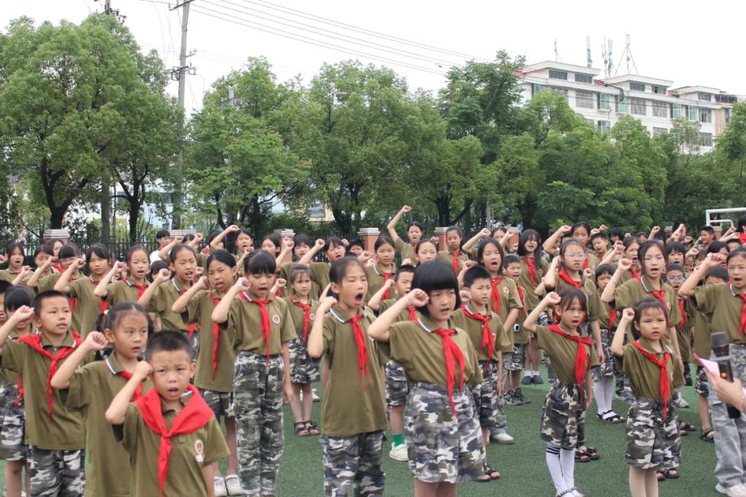 石城县第五小学“红领巾 爱祖国”新队员分批入队仪式 第30张