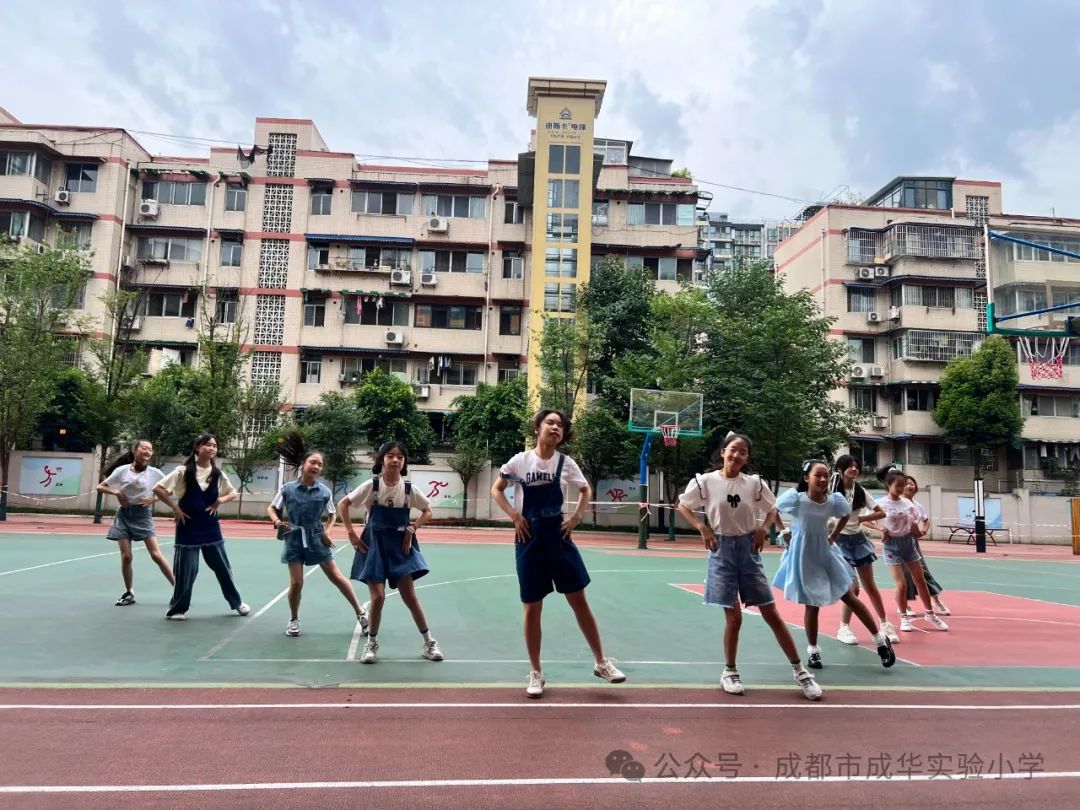 【知心德育】成华实验小学香木林校区国旗下中队活动 | 童心飞扬,快乐成长 第15张