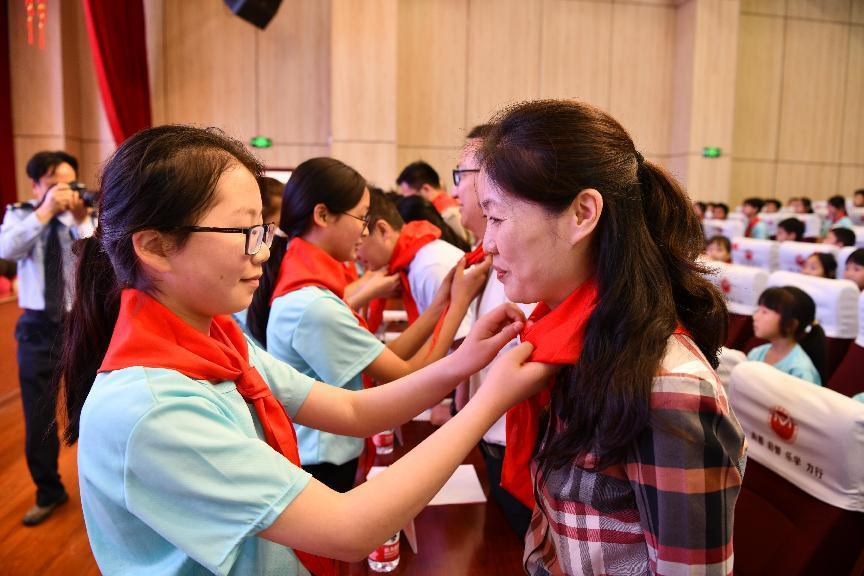 新民小学丨渝税相伴·童庆六一 ——全市税务系统青少年关爱行动走进新民小学 第10张