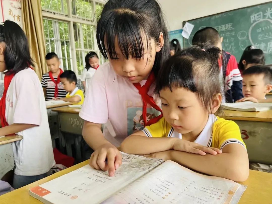 “探秘小学  开启成长新篇章”——荔浦市青山镇中心幼儿园参观小学活动 - 拷贝 第52张