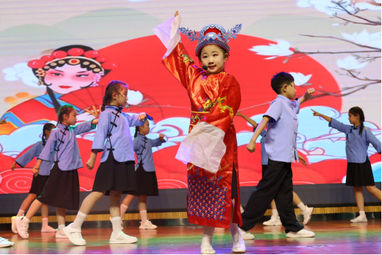 童心向祖国·强国好少年——睢阳区胜利小学庆“六一”文艺汇演(三年级篇) 第19张