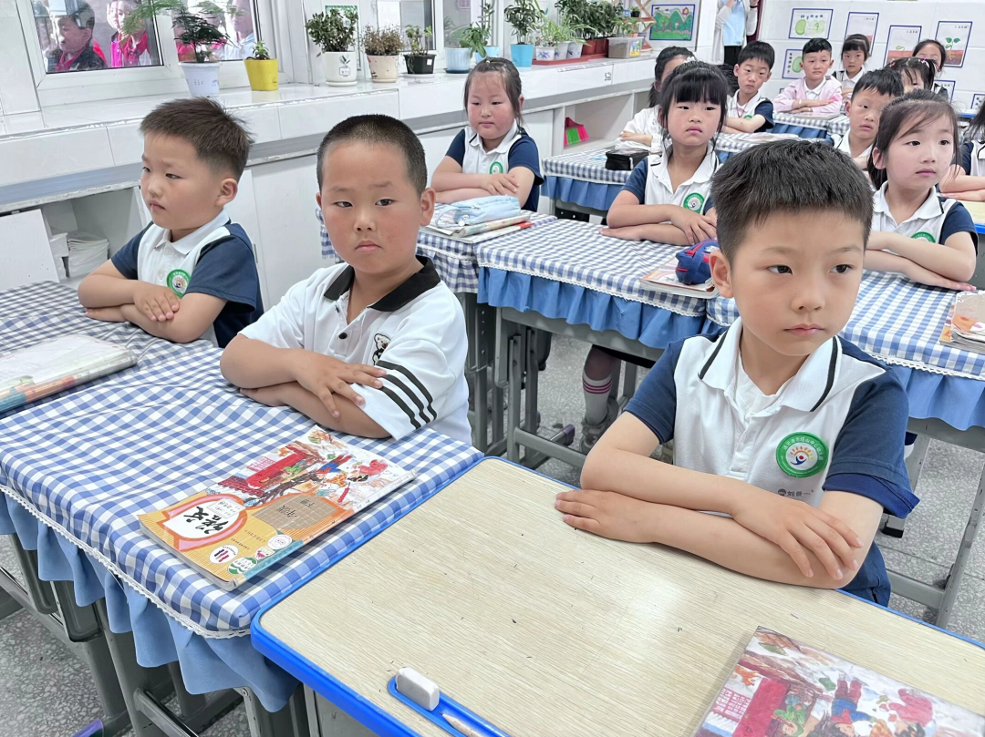 参观小学初体验,幼小衔接零距离——塔山中心幼儿园大班组参观小学活动 第21张