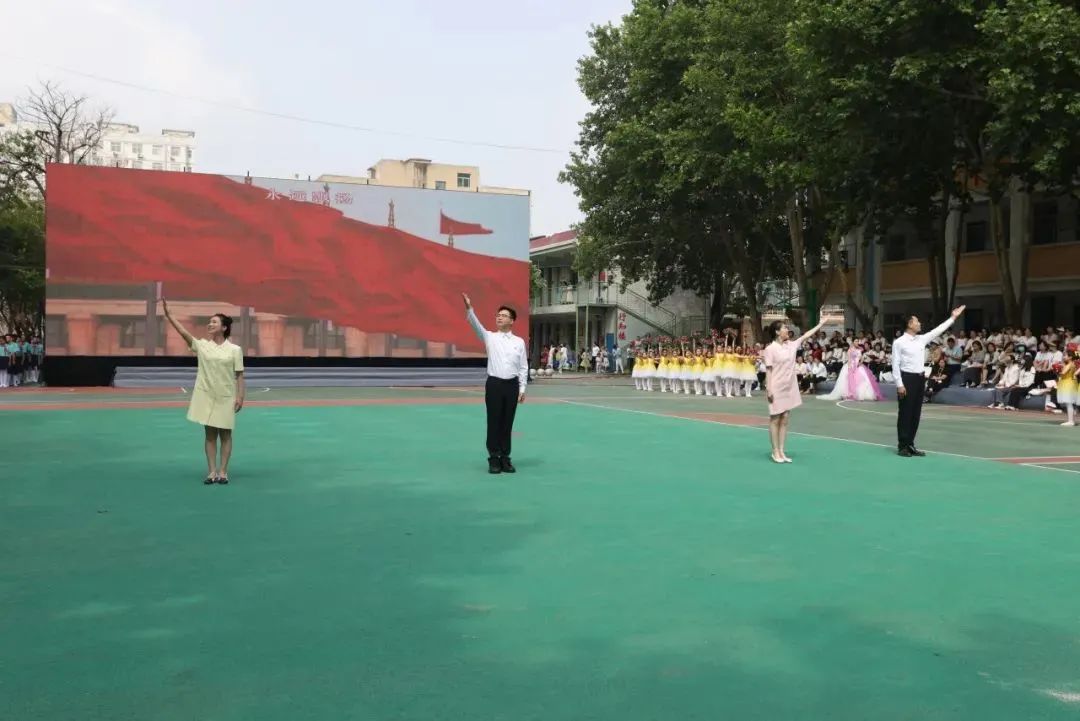 运城市庆祝“六一”国际儿童节暨小学教育教学改革人民路学校现场会召开 第20张