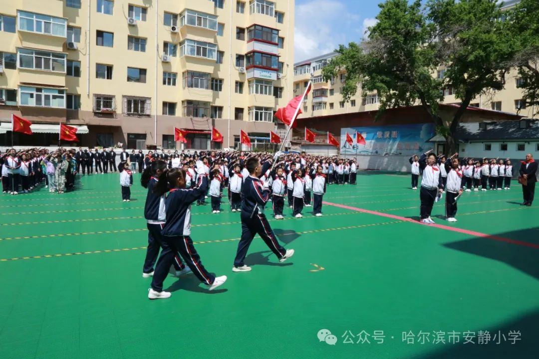 安静小学举行“童心逐梦红领巾,星星火炬逐梦想”入队仪式 第15张