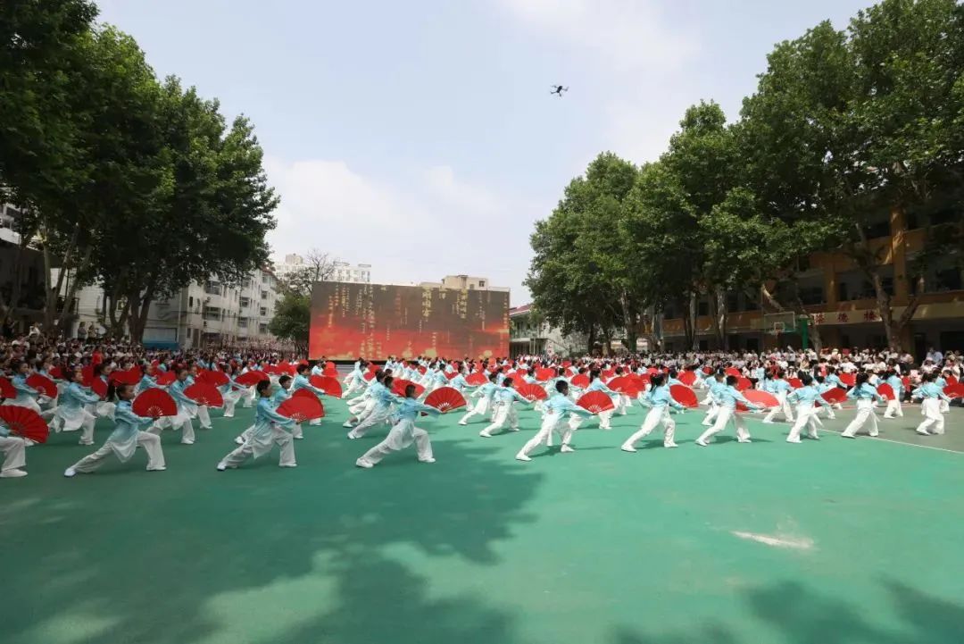 运城市庆祝“六一”国际儿童节暨小学教育教学改革人民路学校现场会召开 第14张