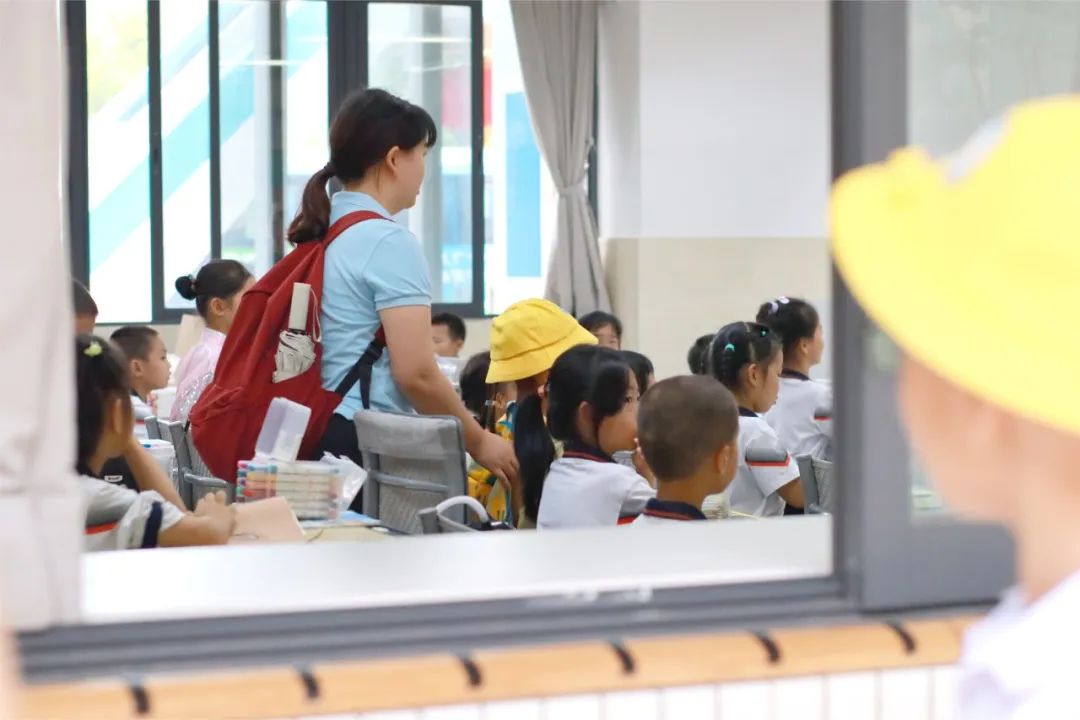 幼小衔接|“初遇小学,快乐启程”大班级幼儿走进小学活动 第19张