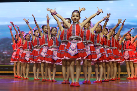 童心向祖国·强国好少年——睢阳区胜利小学庆“六一”文艺汇演(三年级篇) 第10张