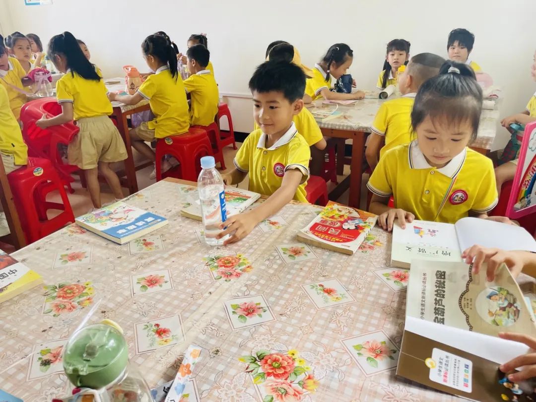 “探秘小学  开启成长新篇章”——荔浦市青山镇中心幼儿园参观小学活动 - 拷贝 第24张