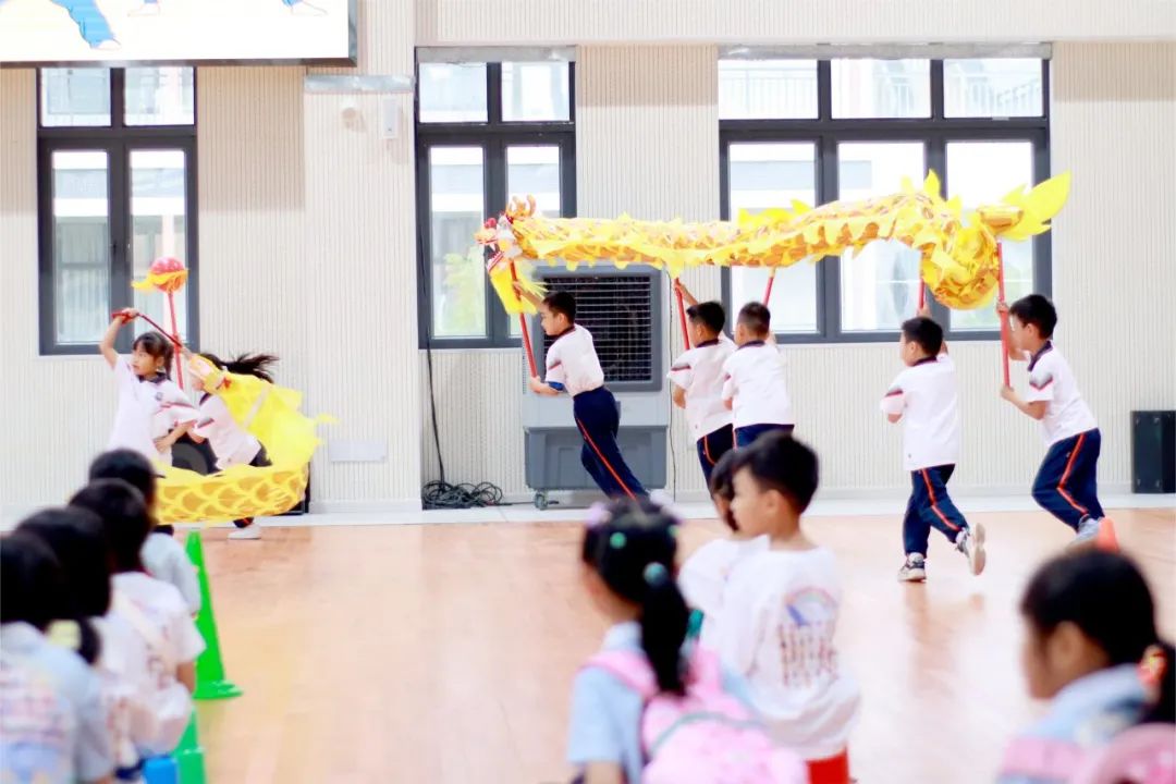 幼小衔接|“初遇小学,快乐启程”大班级幼儿走进小学活动 第32张