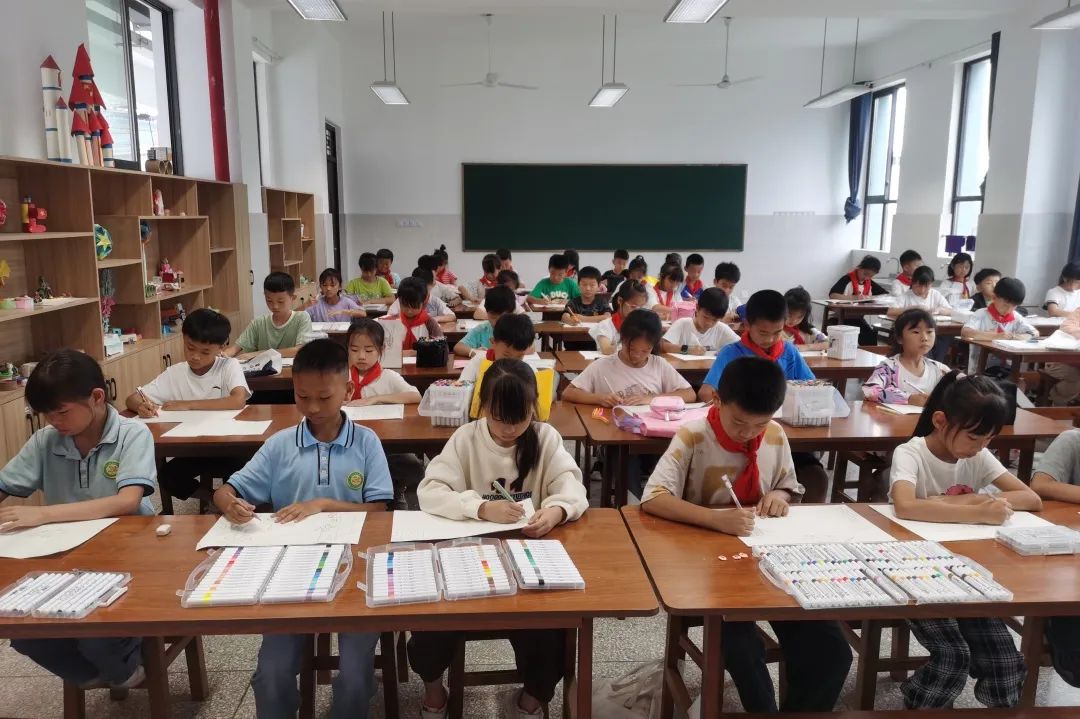 课间好时光!五福小学:让孩子们都躺下来休息! 第12张