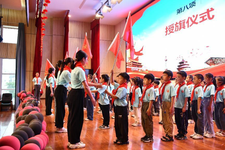 新民小学丨渝税相伴·童庆六一 ——全市税务系统青少年关爱行动走进新民小学 第21张