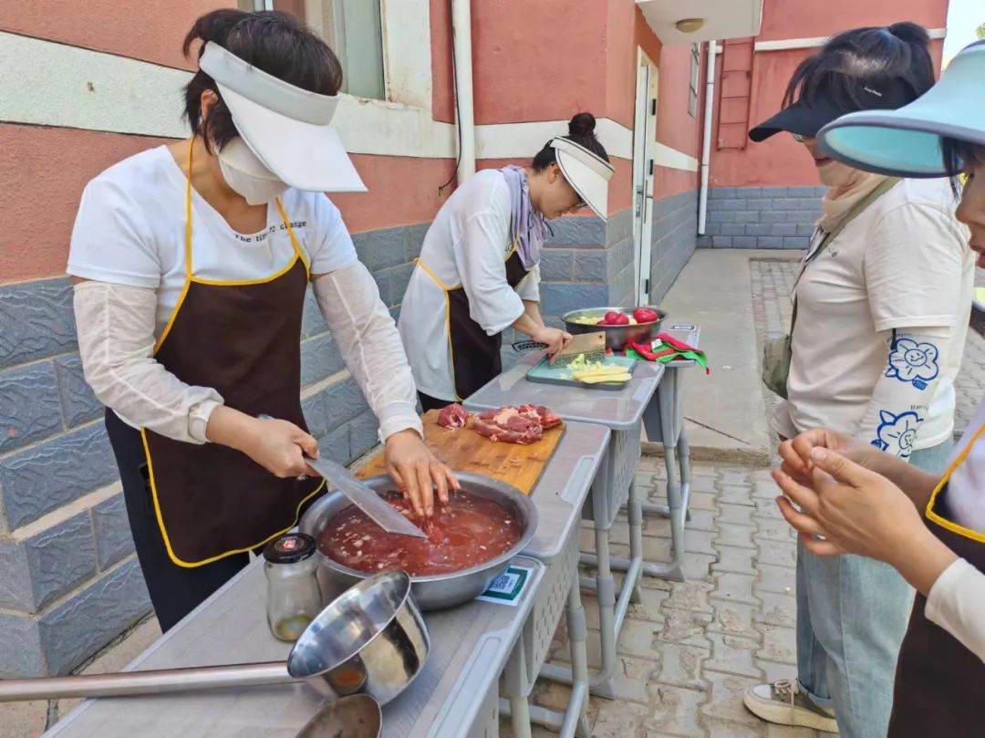 阿拉善左旗第二实验小学 “红领巾 爱祖国”六一儿童节系列活动——— 跳蚤市场&美食嘉年华 第30张