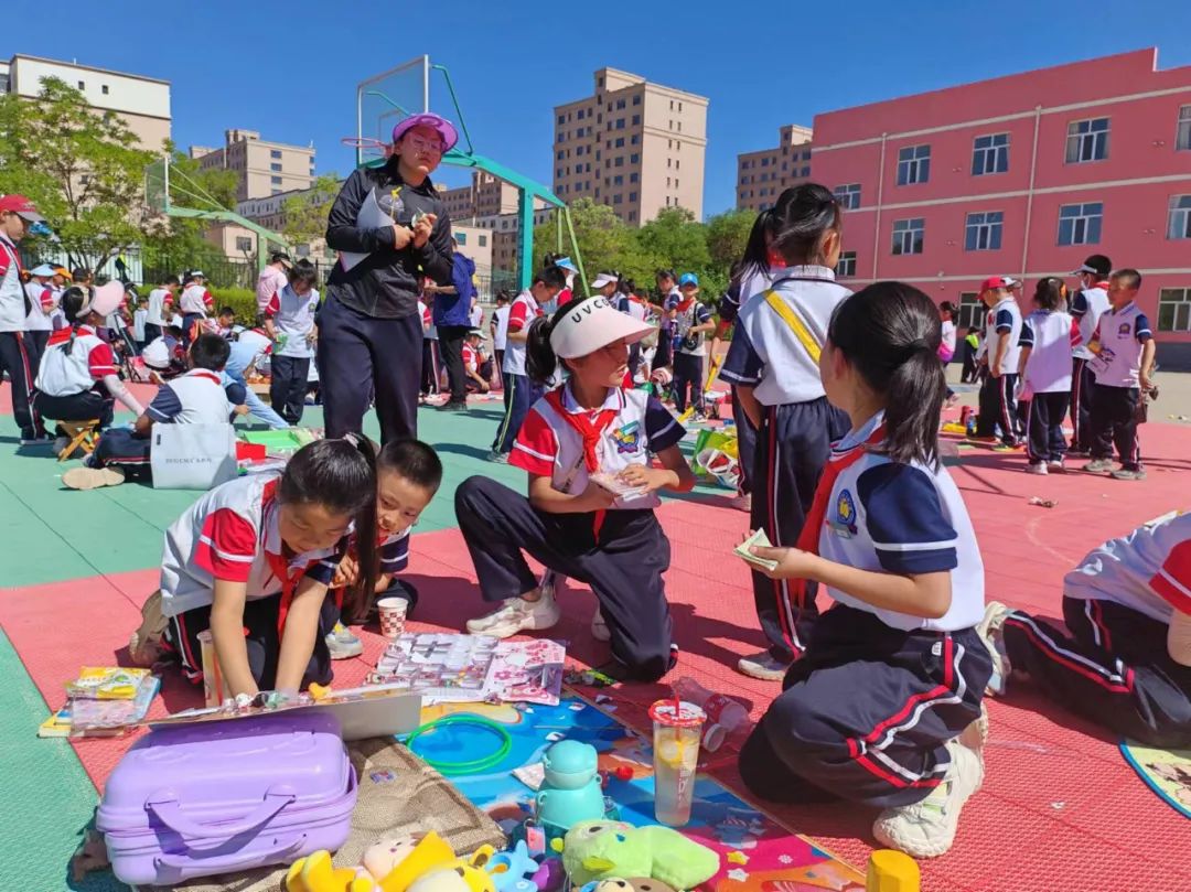 阿拉善左旗第二实验小学 “红领巾 爱祖国”六一儿童节系列活动——— 跳蚤市场&美食嘉年华 第15张