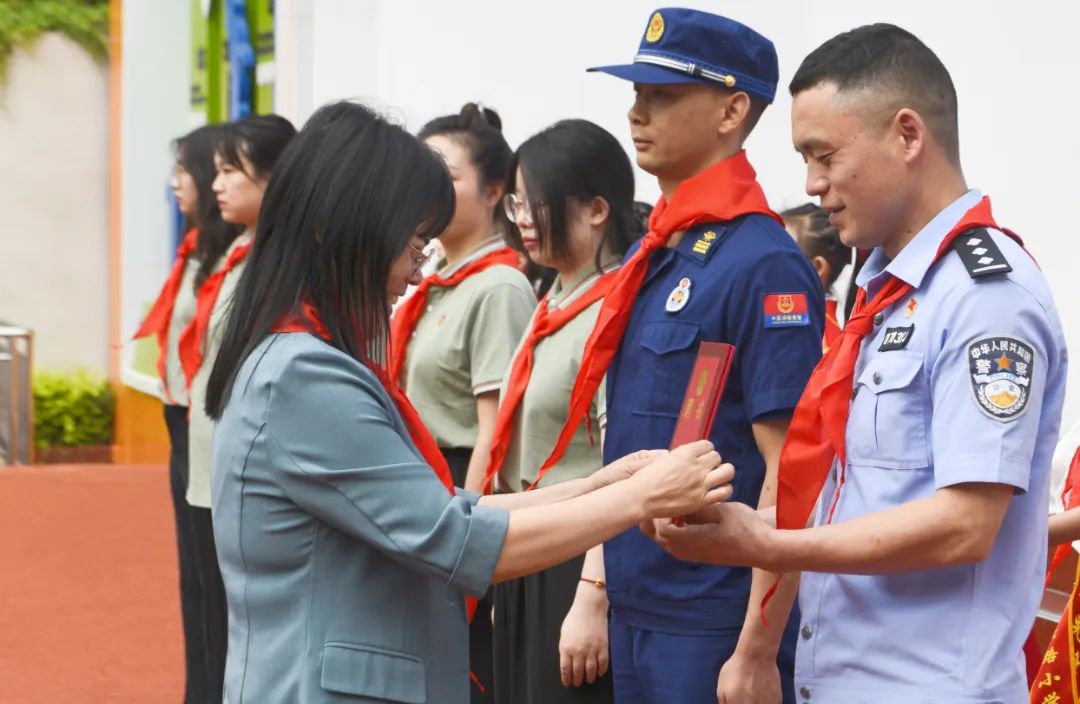 红领巾爱祖国——白云路小学承办荆门市庆“六一”主题队日活动 第9张