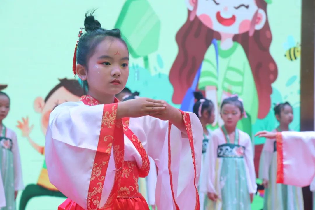 童心飞扬  梦想起航——曲靖经开区朝阳小学“六一”文艺汇演一年级专场 第73张