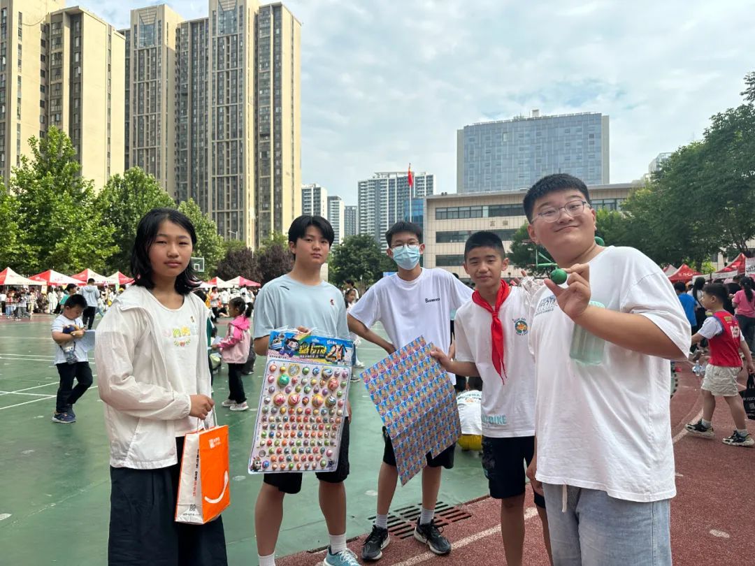 瞧,谁家的小学六一儿童节这样过!——郑州中学第四附属小学第三届爱心义卖暨社团展演活动 第46张