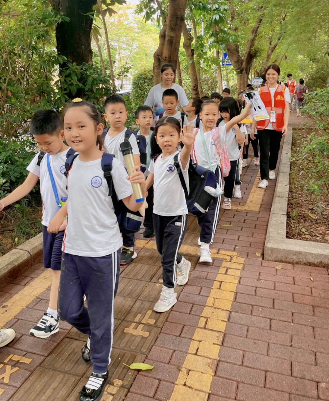 趣探小学  筑梦成长——金湖幼儿园大班组参观银湖实验小学 第32张