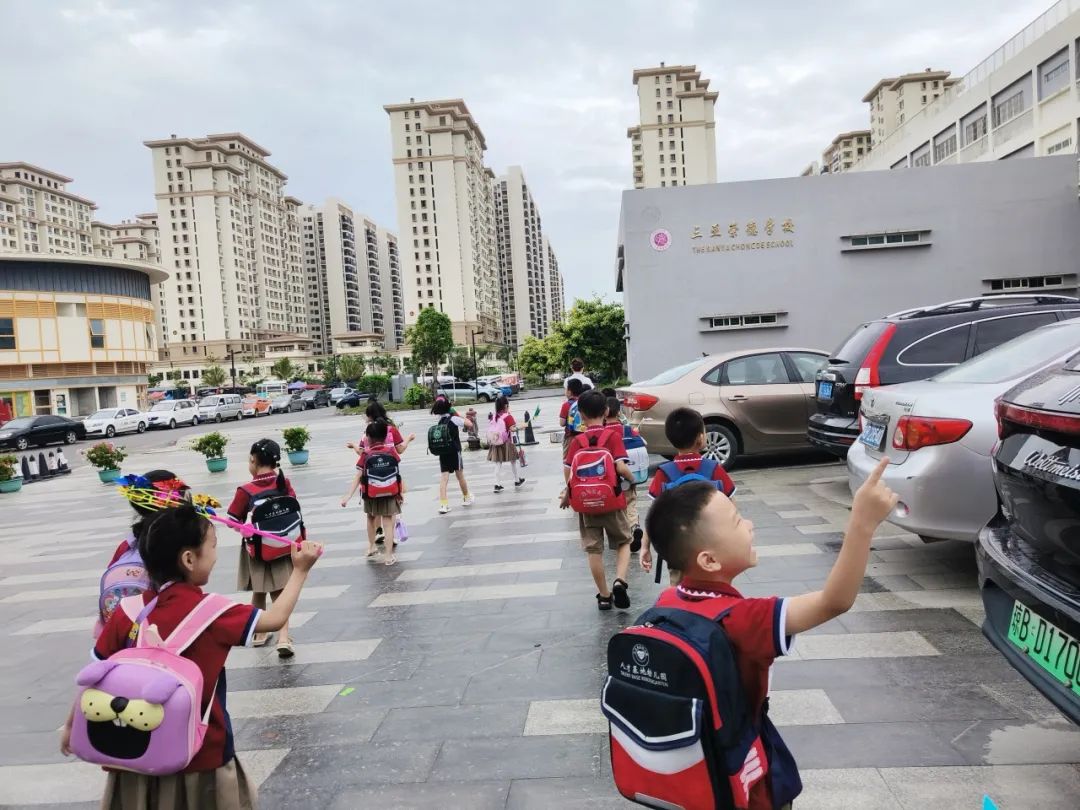 小学初探  筑梦新程----三亚市海棠区人才基地幼儿园参观小学活动 第15张