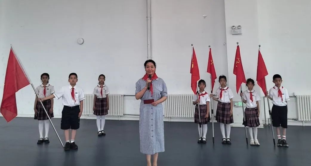 【筑梦熙华·入队仪式】济南市历下区熙华小学”红领巾爱祖国——争做新时代好少年”一年级入队仪式 第53张