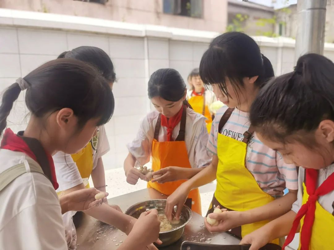 【鸣响 • 实践】崇平小学劳动实践课程“呦呦乐厨”之“烹”出精彩(五) 第46张