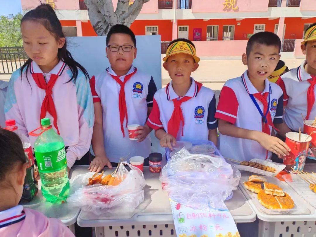 阿拉善左旗第二实验小学 “红领巾 爱祖国”六一儿童节系列活动——— 跳蚤市场&美食嘉年华 第29张