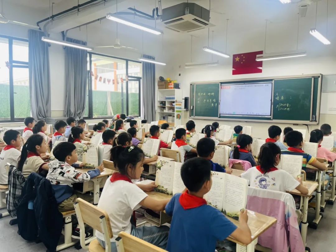 【江丰小学】一班一品,丰采润心——江丰小学“美丽教室”评比活动 第72张